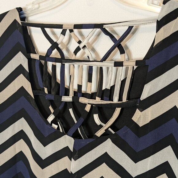 THREE PINK HEARTS Black/Navy Blue Chevron Stripe Chiffon Short Dress; Size XS - Picture 3 of 7